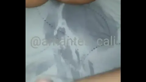 色色黄色视频 · 三